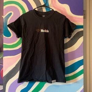 Modelo Especial Black T-Shirt